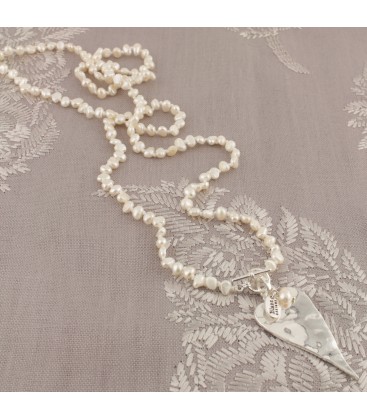 Lila Heart Necklace in Cream Pearl